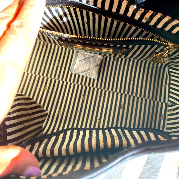 L.A.M.B by Gwen Stefani - Picture 8 of 9